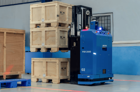 ANSCER PSR 2000 robot lifting stacked wooden crates